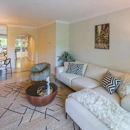 Apartment Next To Puente Newly Done Modern Style 5 Star Luxury